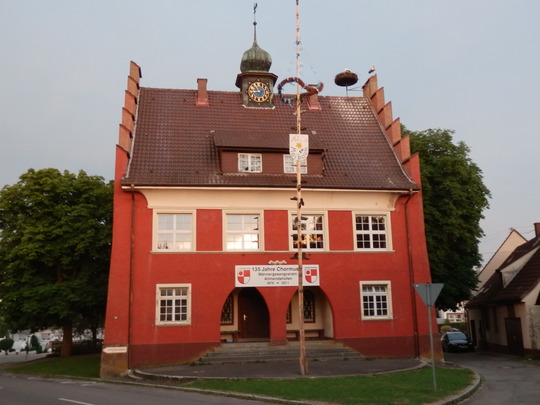 Rathaus Allmendshofen mit St&ouml;rchen